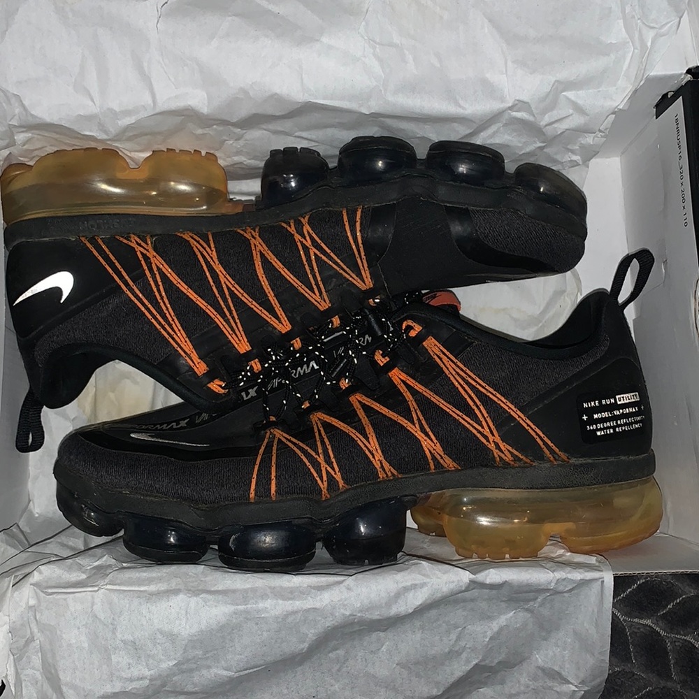 NIKE AIR MAX UTILITY BLACK/ORANGE